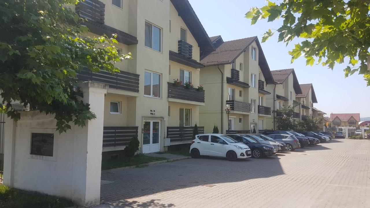 Appartamento Apartament Cetate View Rîşnov Esterno foto